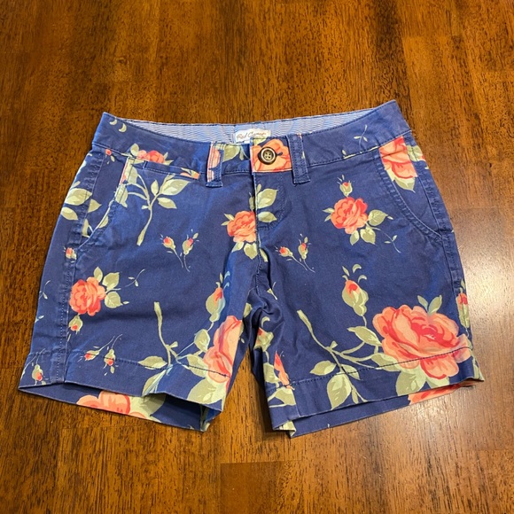 Red Camel Pants - Red camel floral shorts. Size 0.